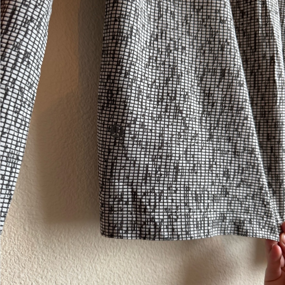 lululemon athletica Gray Long Sleeve Tee - Picture 3 of 4
